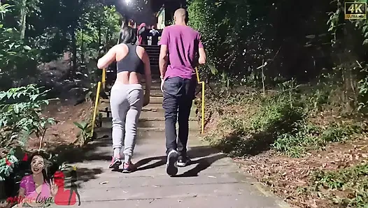 Parkta prezervatifsiz bir yabancıyla seks yaptım.