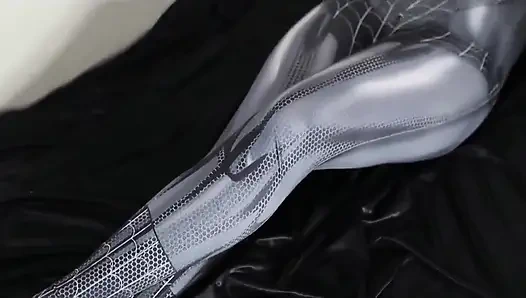 Spiderman tobrut indo si gadis colmekin lagi asik pakai botol perawatan kulit