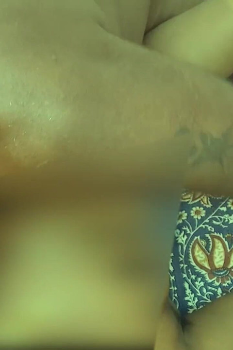 Provision winkeleigenaar stiefzoon neukt Tamil-dame