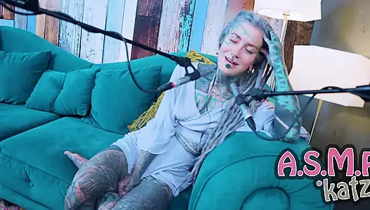 Я говорю о P - Страсть - подкаст ASMR, SFW говорящая готесса худенькая девушка дреды татуированная модель татуированная девушка