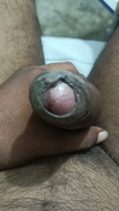 Jeg må dele seng med stebroren min og bestevennen hans