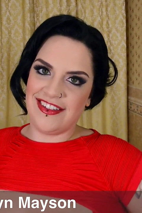 Marilyn Mayson Hun er for barmfagre til sin kjole