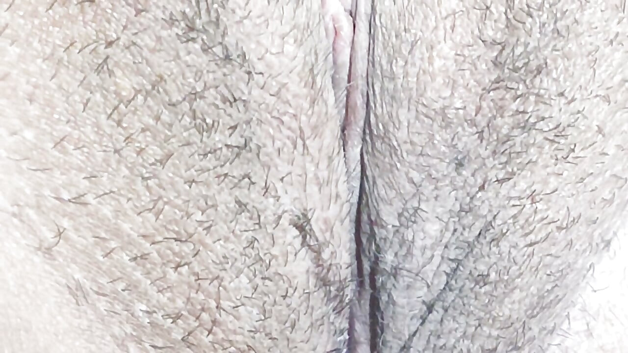 Bhabi na Hinihimas ang Basang Puke - Sobrang Basang Creamy Puke!!
