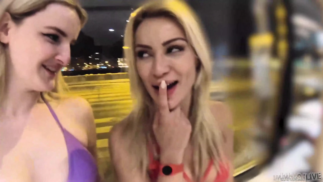 Üvey erkek kardeşler çılgın Noel üçlü sekste göt sikişi bronzlaşmış fışkırtmalı orta yaşlı seksi kadın maddy black - ahlaksız aile 4k