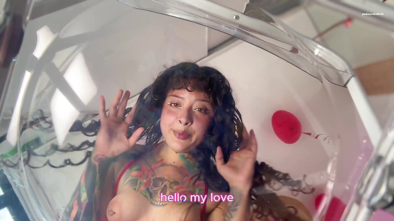 Ich sitze auf dem transparenten Stuhl und Furz für Sie