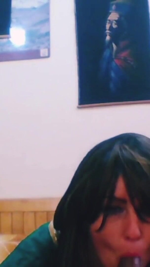 Sexo a la hora de acostarse con hermosa novia caliente | Clip 1