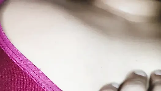 Maalkin ko naukrani ne boyfriend ke sath sex karte huye pakada