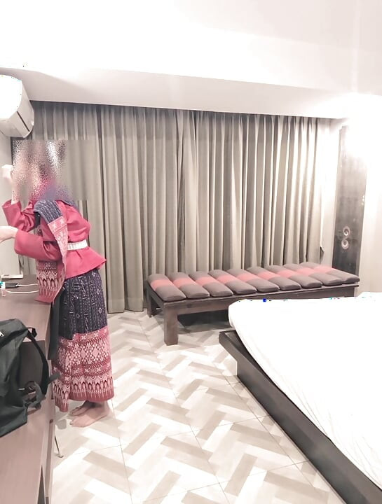 Behind the scene Thai E-san dress