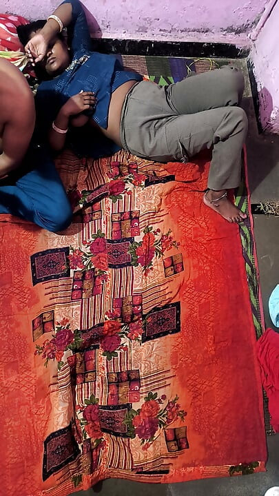 নিউবাইল ফিল্মস - বিগটিট হটি হলি মাইকেলস তার ম্যানের উপর কাম করে