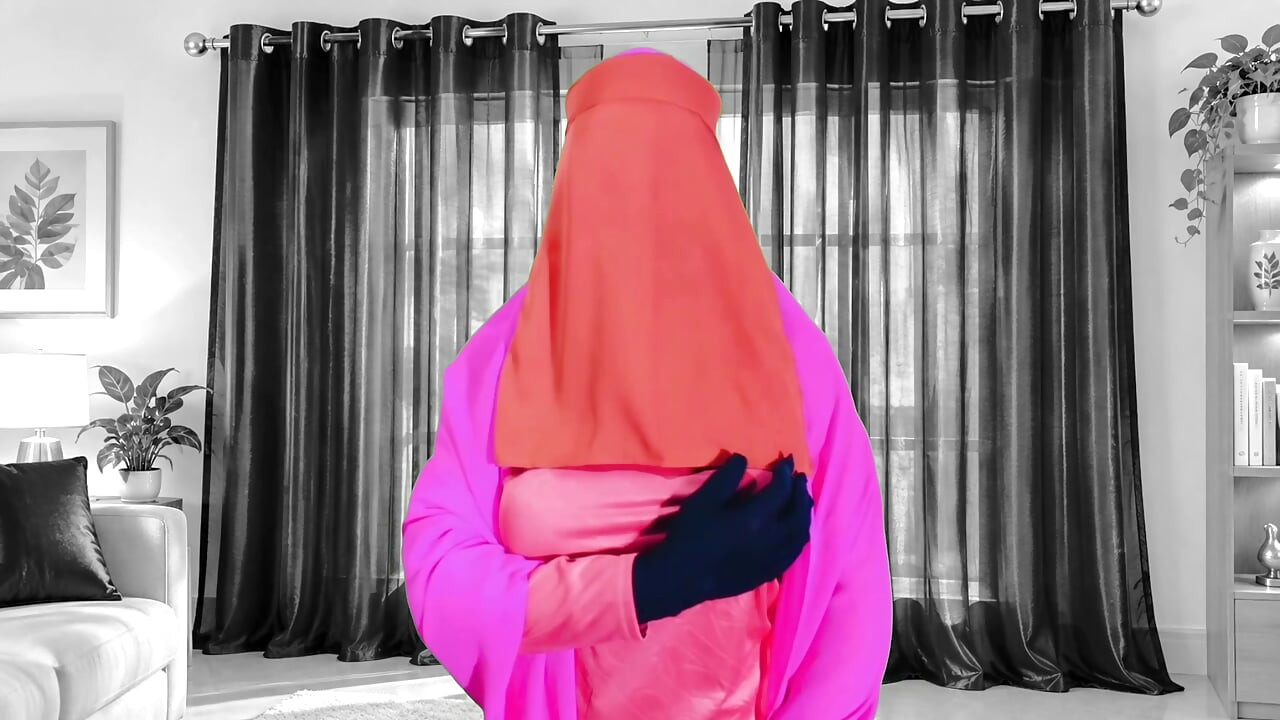Masturbation and dirty talk by a very beautiful Indian stepmother - clear Bangla audio
