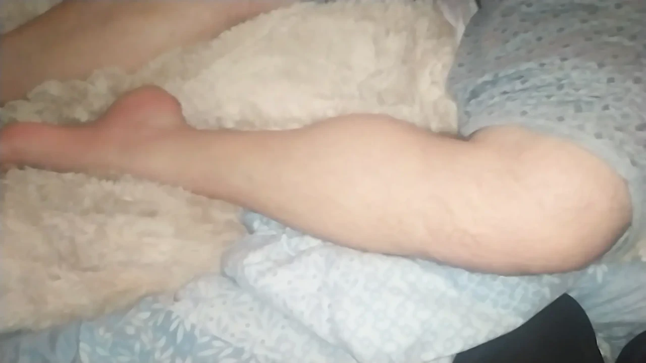Twink Bear Plays With His Boyfriend’s Legs And Feet