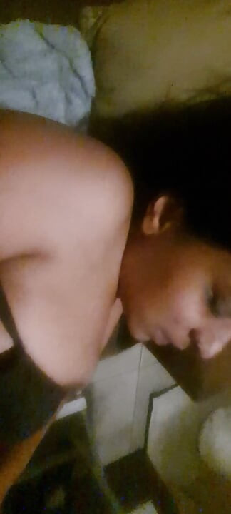 MILF indienne plantureuse donne la permission de baiser