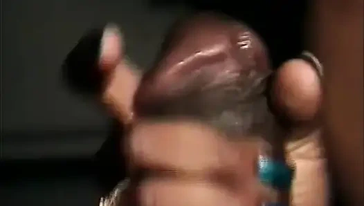 Schwarze paare lieben liebe in der garage