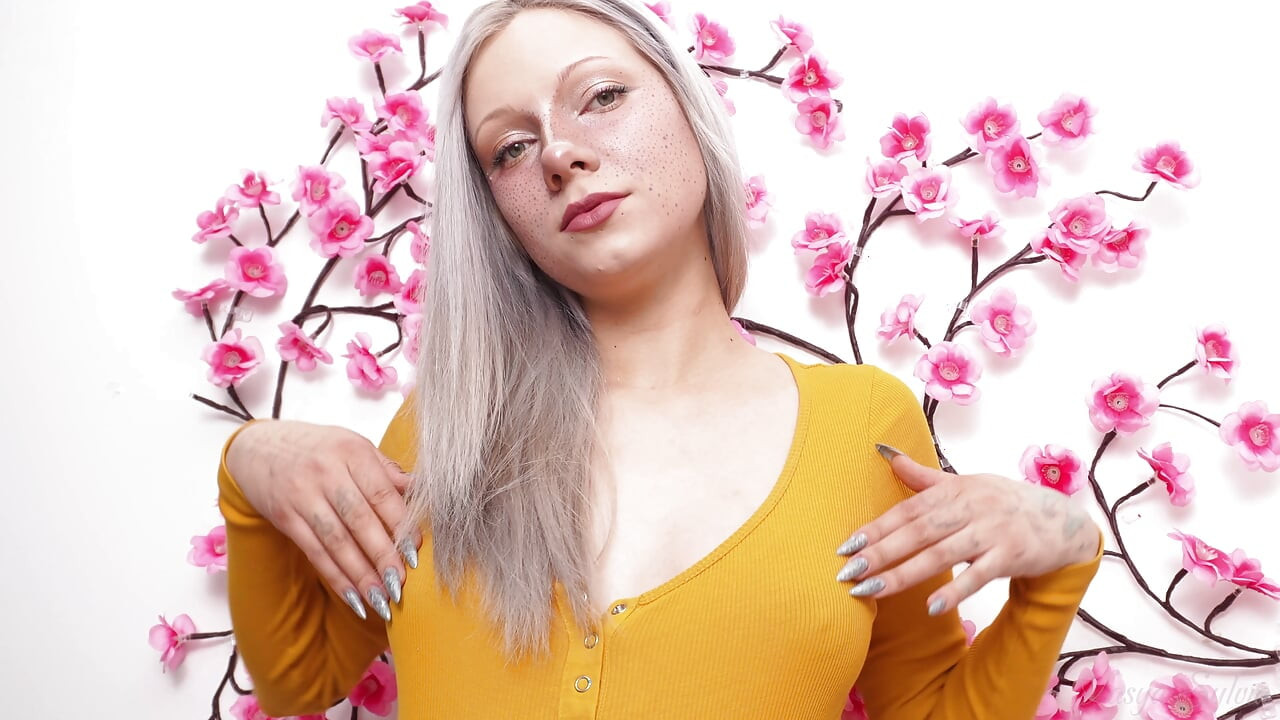 Jeg elsker, når du ser på mig - mine bryster elsker at drille!
