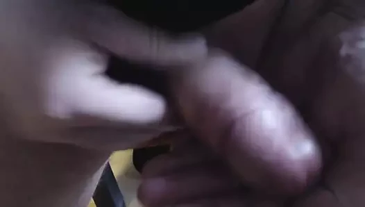 wieder mit meinem kleinen Schwanz auf die Hand gespritzt