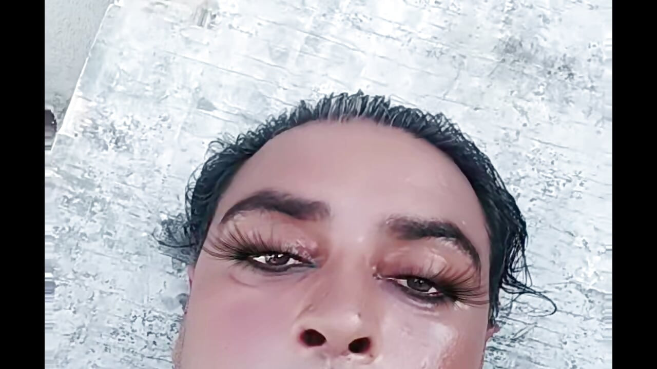 เดี่ยวที่น่าทึ่งที่บ้านส่วนตัวปากีสถาน