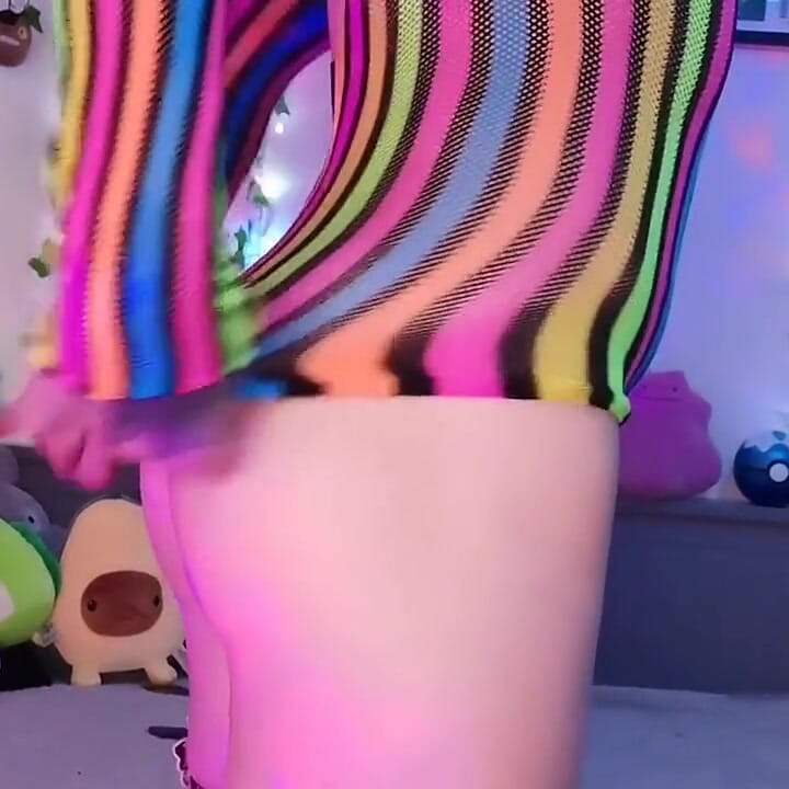 5 min obožavanja zapravo je izbrisalo ovu snimku jer sam se osjećao prilično disforično, Crystal me nagovorila da uploadam