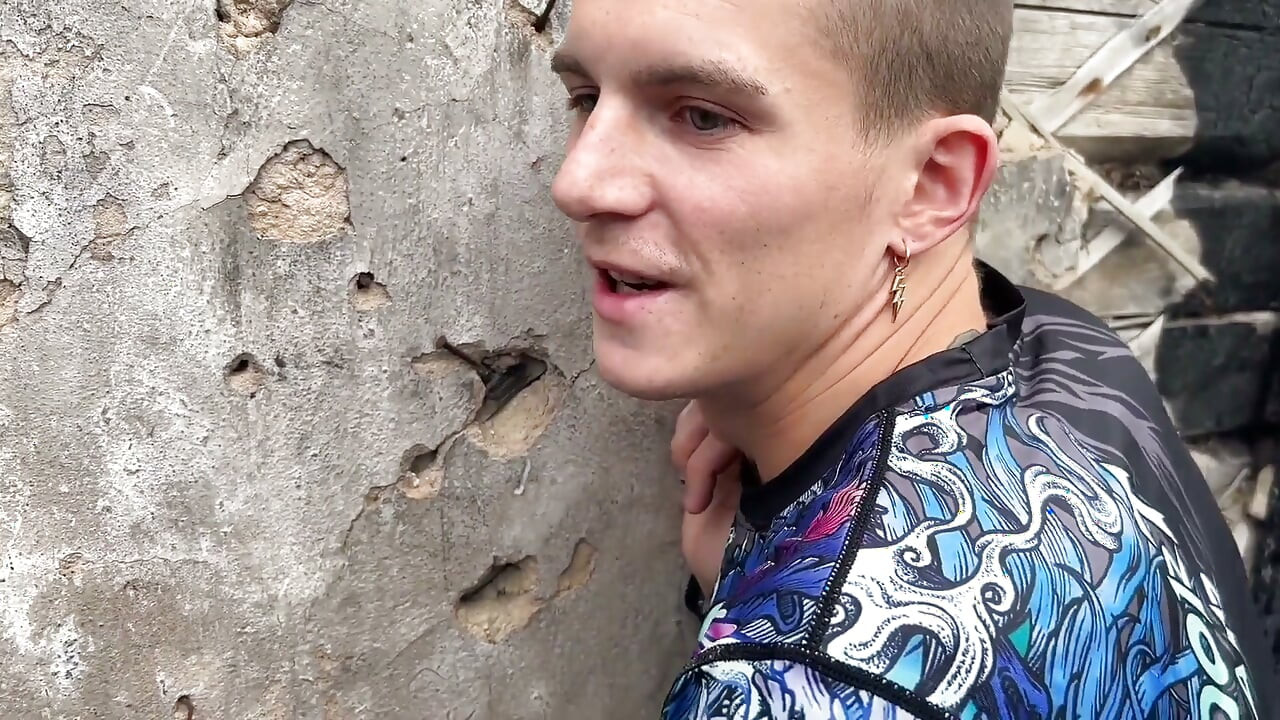 Fucked and Finished off a Guy's Ass on the Ruins of a House