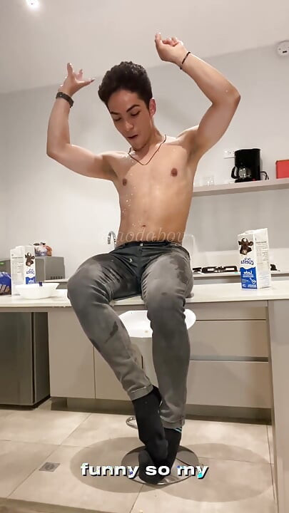 Mandi susu dan pancutan mani