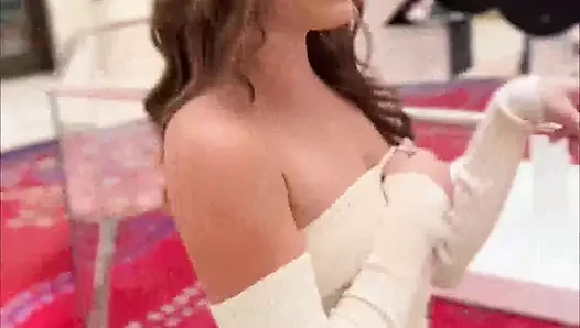 Sarapan dan mandi gelembung bareng katie kush