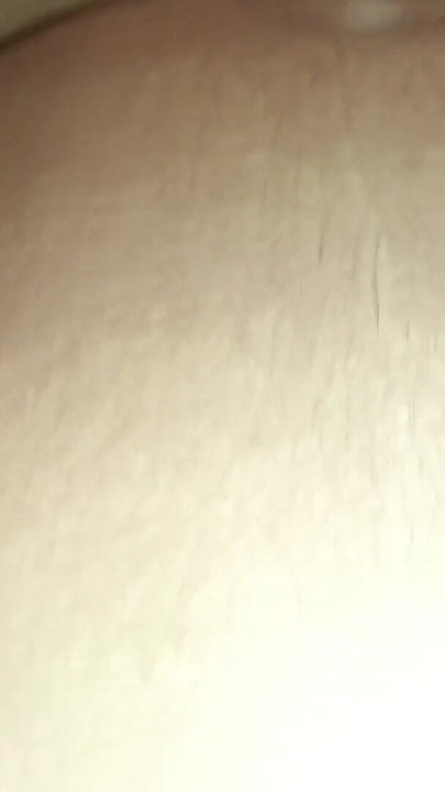 فتاة توصيل الطعام تمارس الجنس مع زبون شاب | مقطع 2