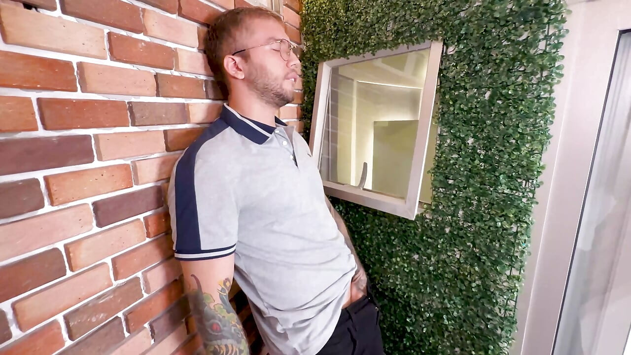 18 Year Old Colombian Blonde Cheats on Her Boyfriend with the Agent of Good Roots of Small Penis, Swallows All His Cum!