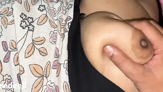 EntzÃ1/4ckte stiefmutter genießt jede nacht sex mit ihrem stiefsohn