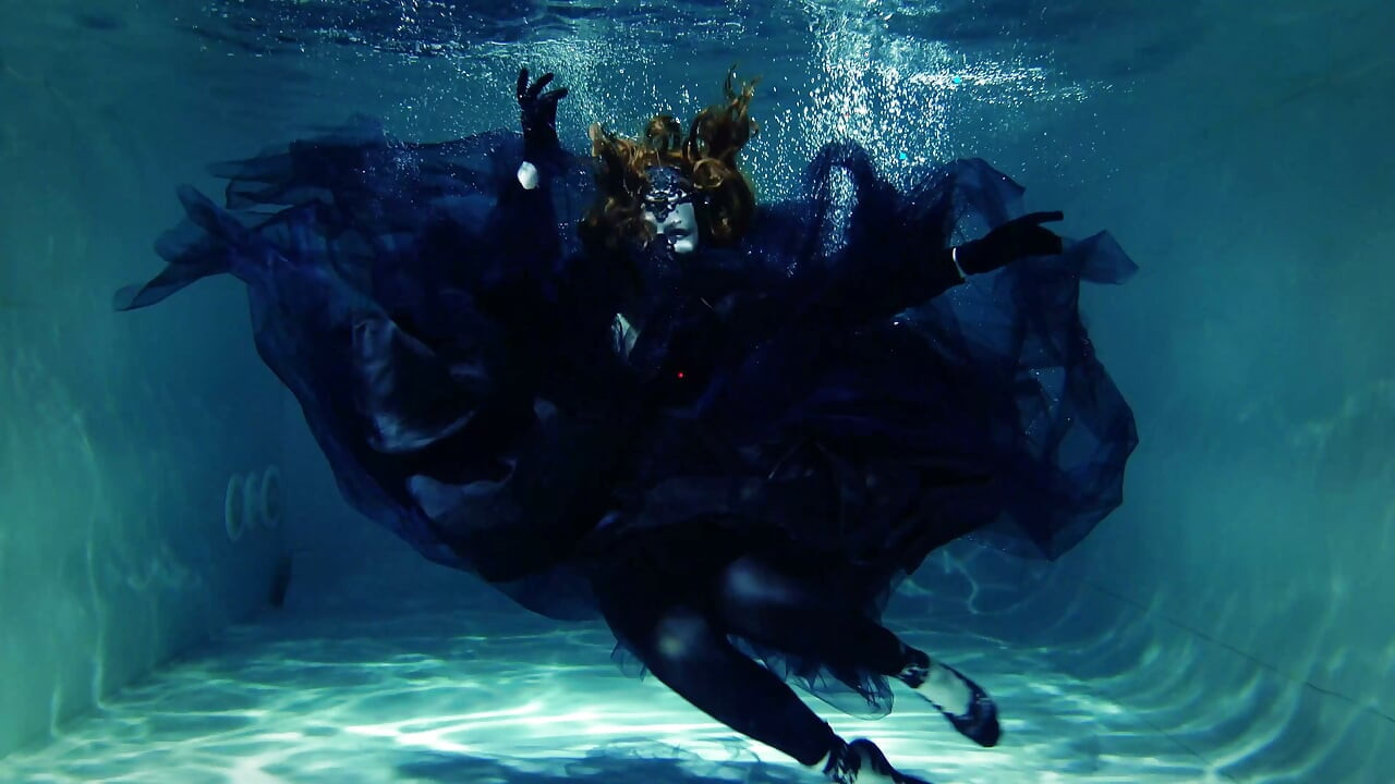 Tiro bajo el agua - backstage completo
