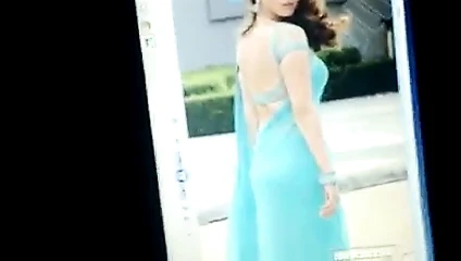 tamanna üzerinde boşalmak