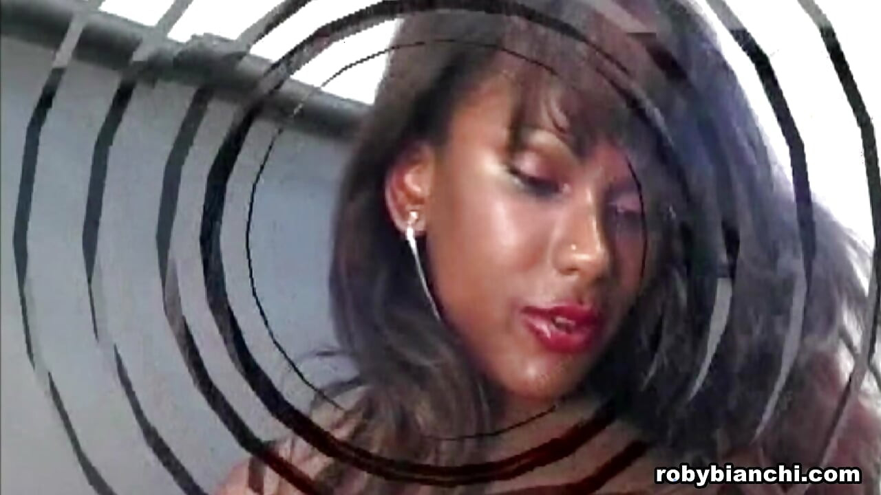 Deborah valentino विशाल काला लंड चूस रही है और गांड की गहरी और जोरदार चुदाई हो रही है