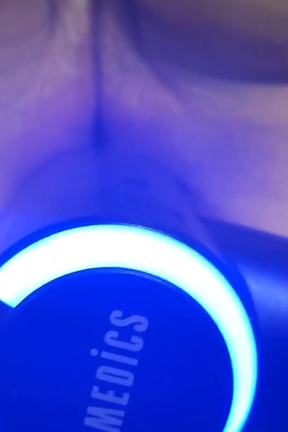 Ayah tiri kongkek dubur dengan mesin seks