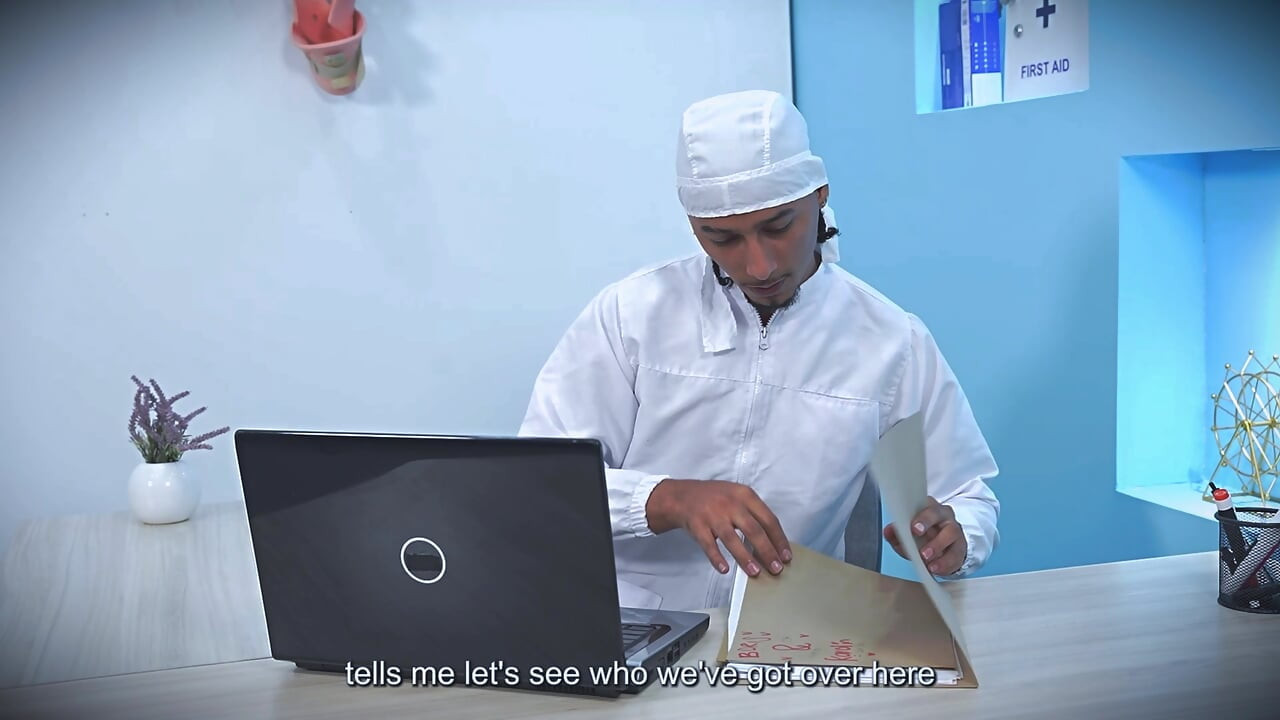 Latin üvey anne ofisinde ilk kez büyük zenci yarağı doktoruna sıkı götünü veriyor