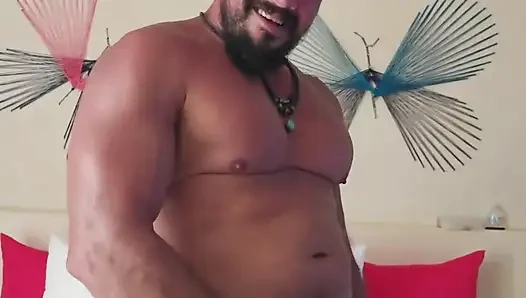 Plajda çok güneşliyim ve şimdi azgınım