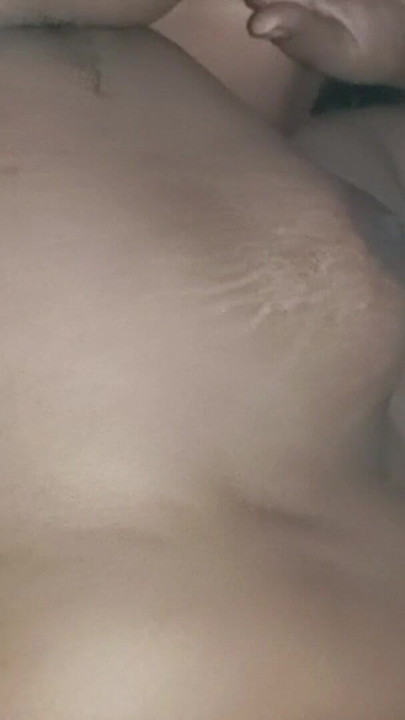 Jeg stak hele min penis ind i min kones saftige skede. | Klip 2