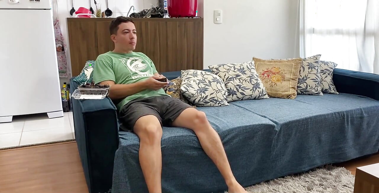 Bossy Hot Roommate (ep 3)