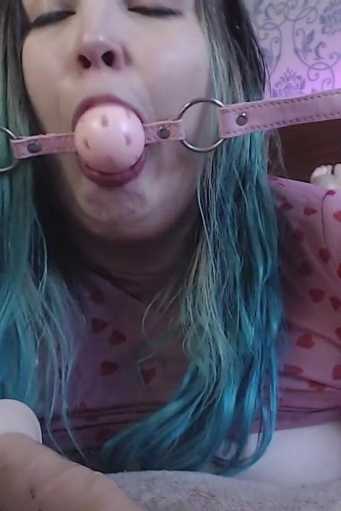 BBW Masturbates with Lot of Pussy Juice