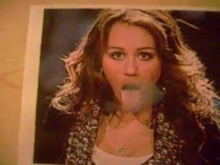 Éjaculation sur Miley Cyrus