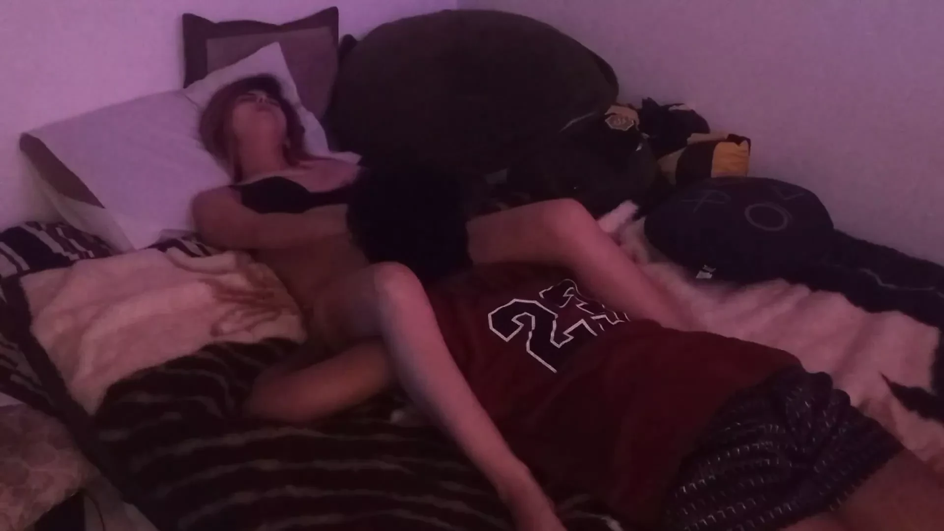 我把我同父异母的妹妹热辣地吃了