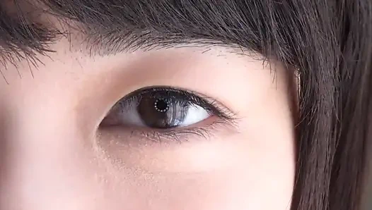 Pria paruh baya dan cewek cantik berseragam