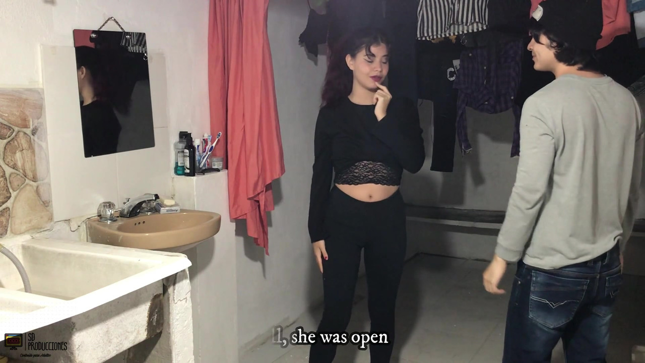 美丽的拉丁女郎被男友的大鸡巴以多个姿势性交 - 西班牙语色情