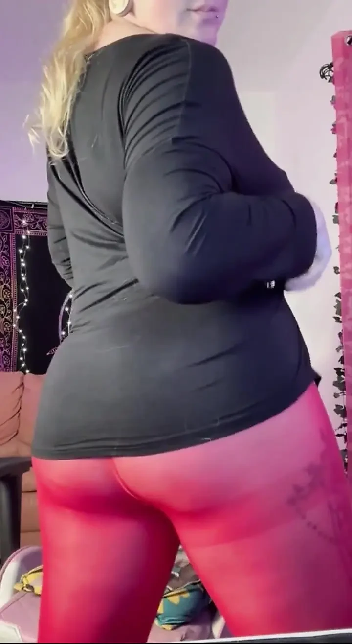 Use Huge Dildo