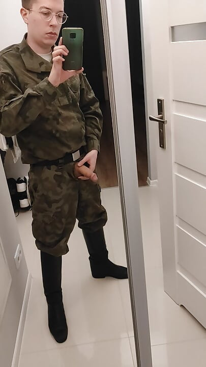Gay soldier jerks off in military officers 4