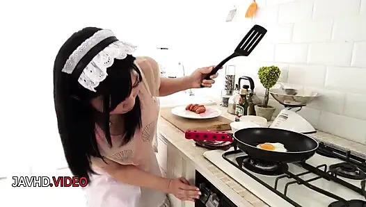 Japanese Maid Reo Saionji's Sexy Video: Perkiness Meets Fervor