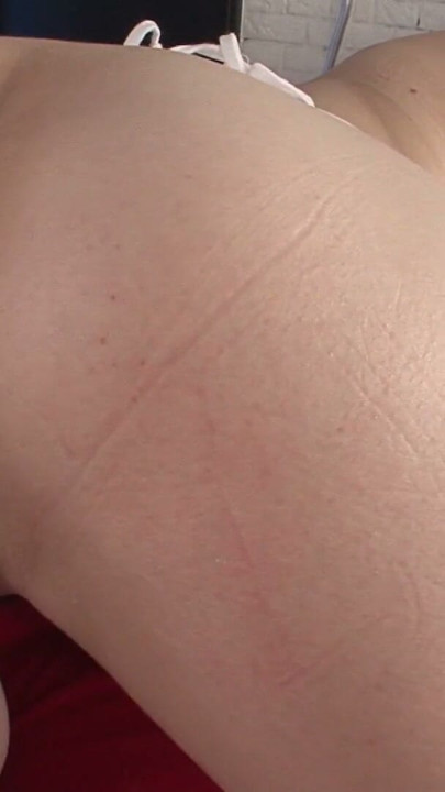 Kleine Chinesin geniesst ihren bisher grossten schwanz | Clip 1