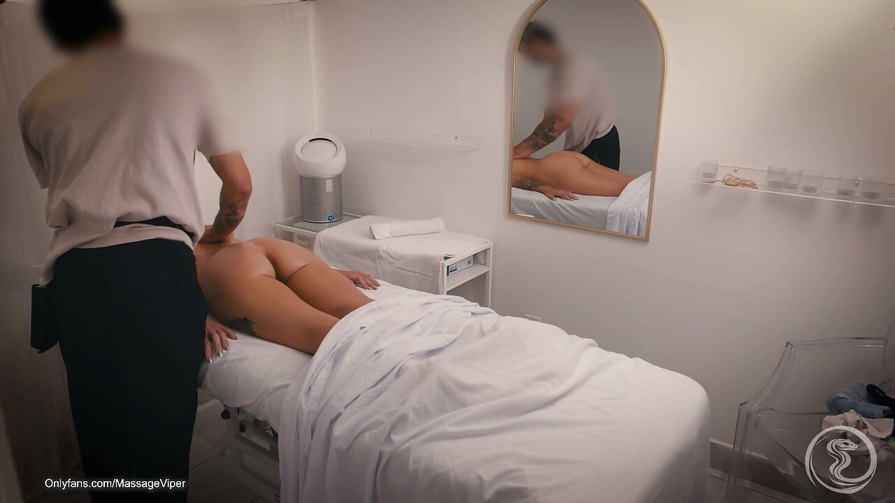 Real cheating hotwife rides masseur's cock after a lengthy erotic massage