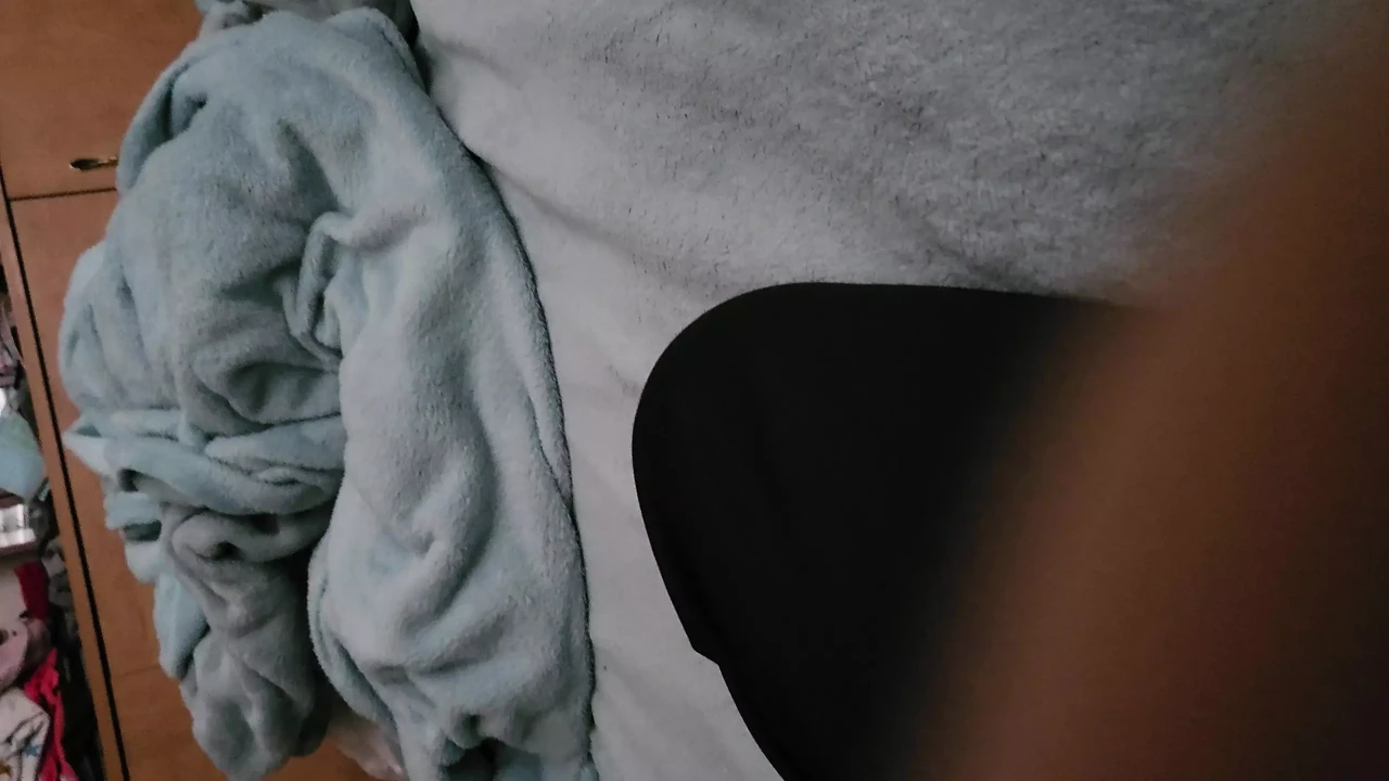 tight pussy makes him cum fast creampie