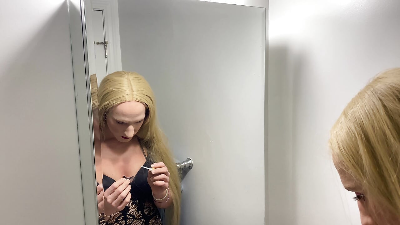 Transformare completă masculină la femeie transsexuală