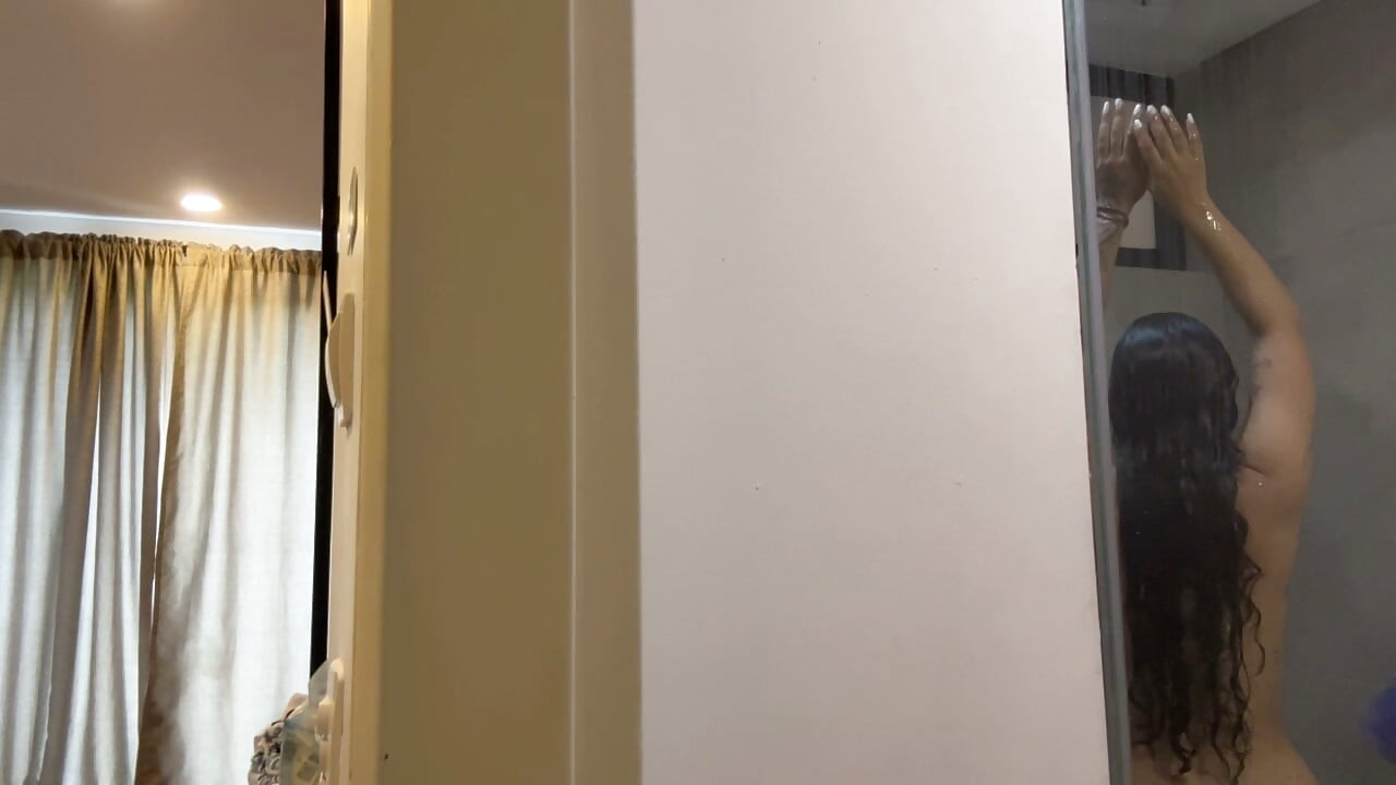 STEPMOM SHARES SHOWER WITH STEPSON! - PORN IN SPANISH