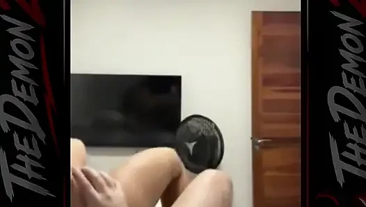 Dadı beni sikiyor abruptlyeeeeee ne kadar lezzetli
