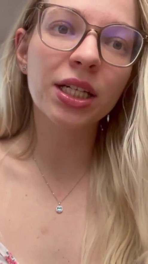 Olet epäpätevä aisankannattaja - ASMR-roolipeli | Leike 1